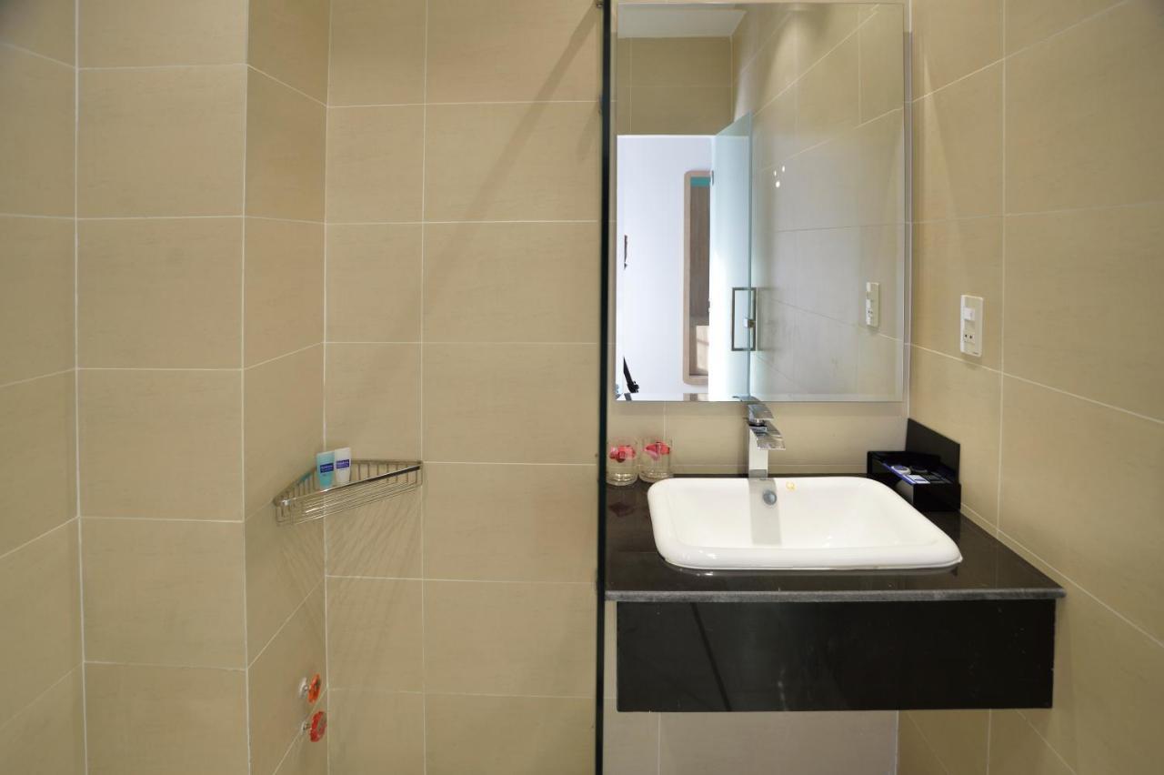Pandora Saigon Hotel Ho Chi Minh City Exterior photo